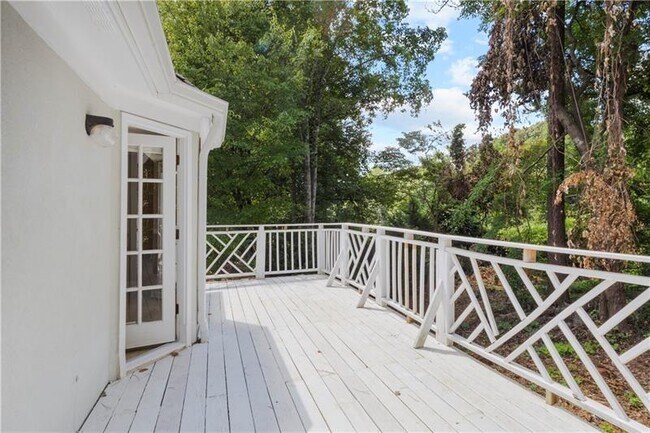 Building Photo - 4565 Ashmore Cir