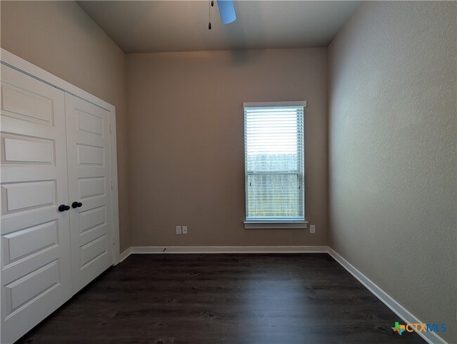 Building Photo - 2213 Avery Village