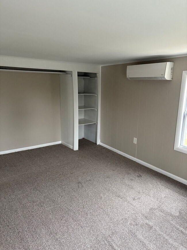 Building Photo - 1878 Spring Rd