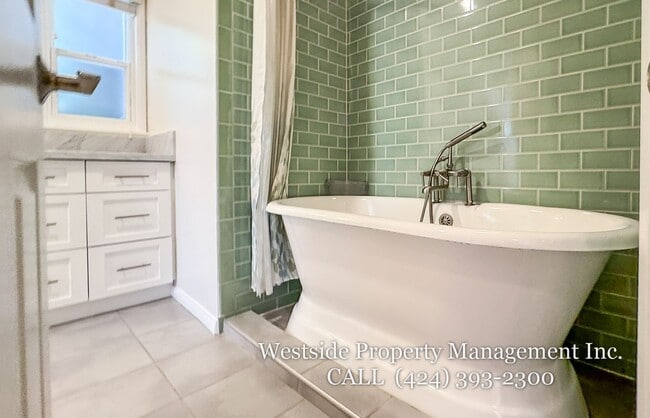 Building Photo - 846 Stanford St