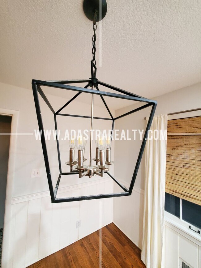 Building Photo - Beautiful Home in the Heart of Overland Pa...