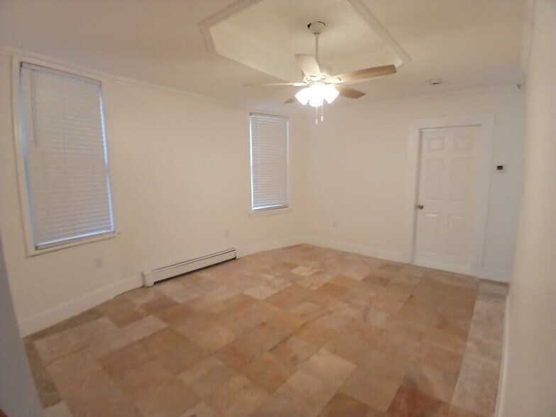 Building Photo - 66 Linden Ave