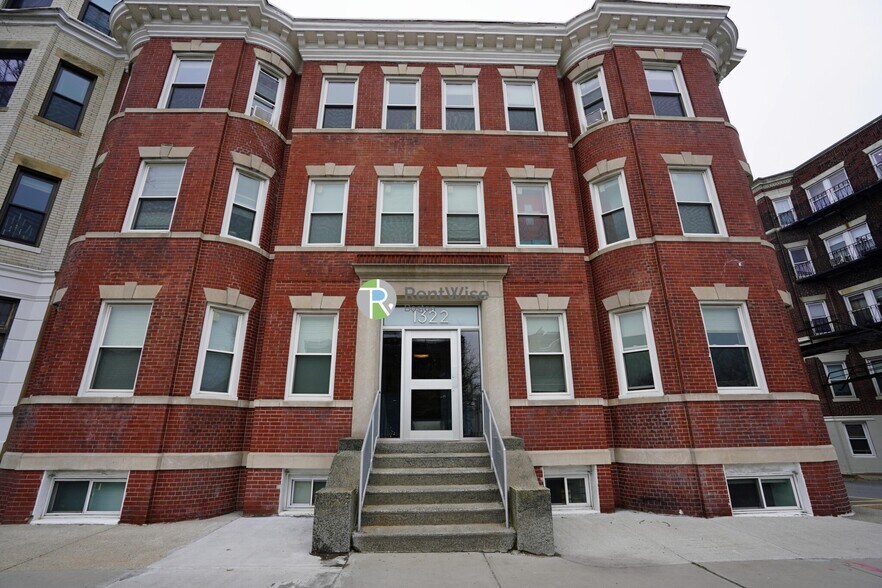 Primary Photo - 1322 Commonwealth Ave