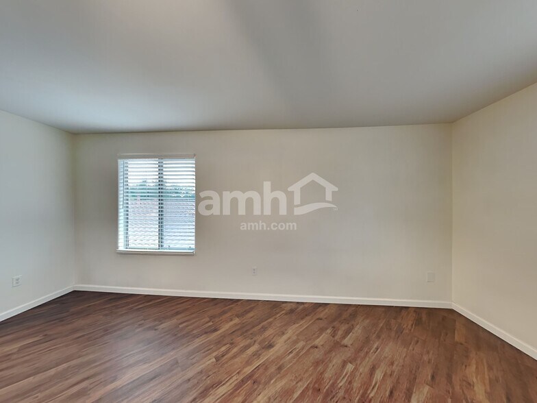 Building Photo - 119 S Beyerville Pl