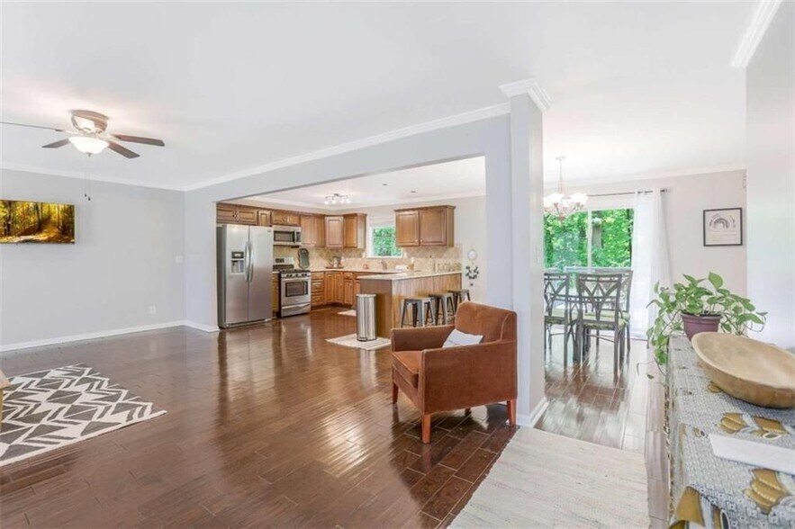 Building Photo - 3211 Flamingo Dr