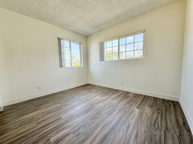 Building Photo - 3631 Midvale Ave