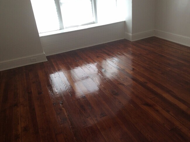 Building Photo - 3 bedroom apartment in York City SD