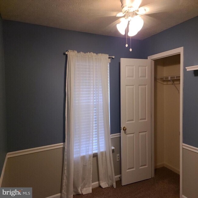 Building Photo - 135 Hill Valley Dr