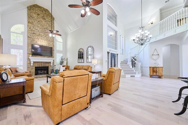 Building Photo - 13300 SW 38th St