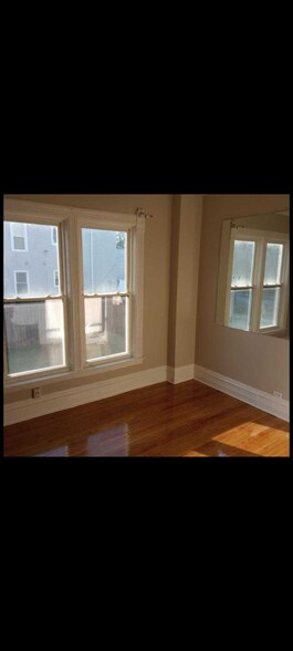 Dining Room - 2818 W Wilcox St