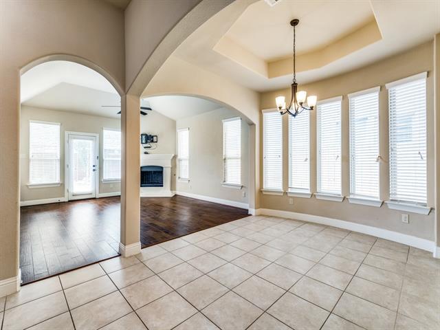 Building Photo - 820 Callcott St