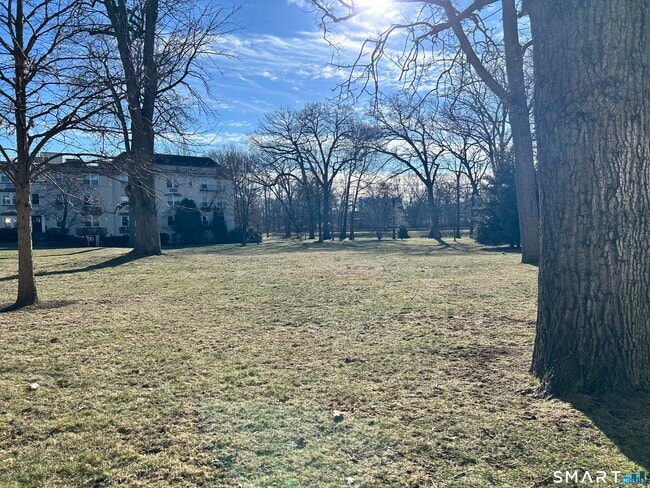 Building Photo - 118 Summer St