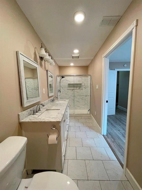 Building Photo - 710 Andover Dr