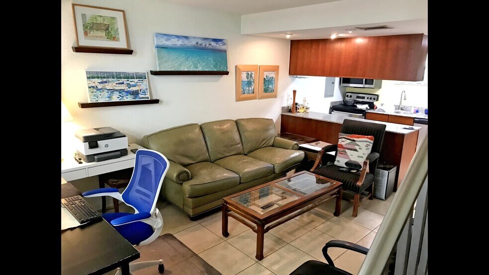 Building Photo - 8950 SW 69th Ct