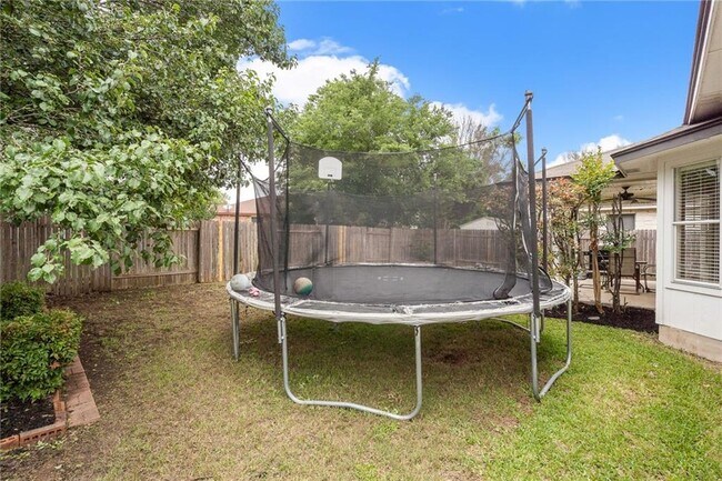 Building Photo - 601 Paso Fino Trail