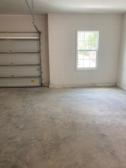 Building Photo - 50 Briarvue Ln