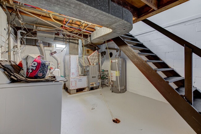 Building Photo - 4610 Rookwood Ave
