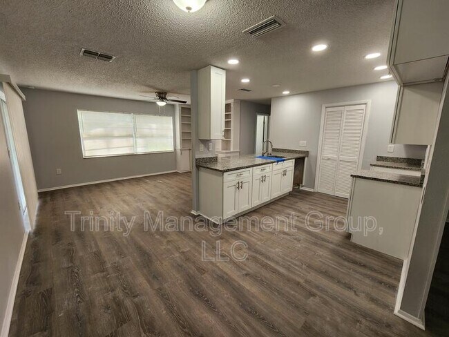 Building Photo - 2429 Keeport Dr