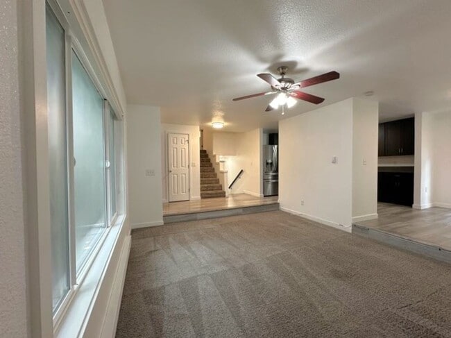 Building Photo - Gated community offering 3 bedrooms and 2....