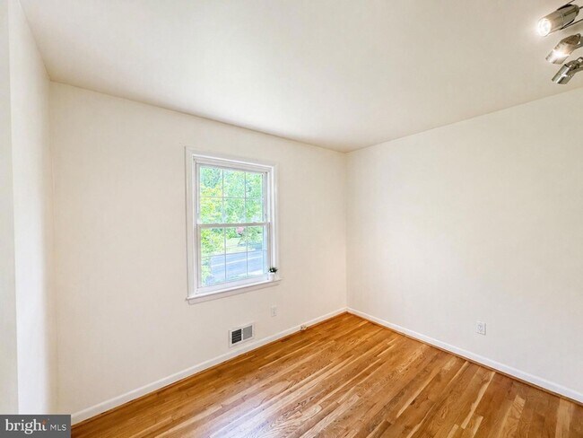 Building Photo - 13208 Hathaway Dr