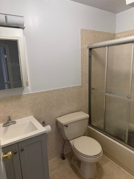 Building Photo - 183 Hutton St