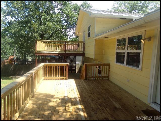 Building Photo - 6 Golden Oak Cove