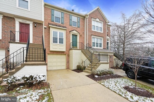 Building Photo - 45590 Whitcomb Square