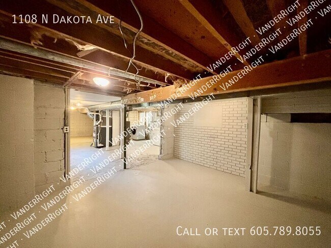 Building Photo - 1108 N Dakota Ave