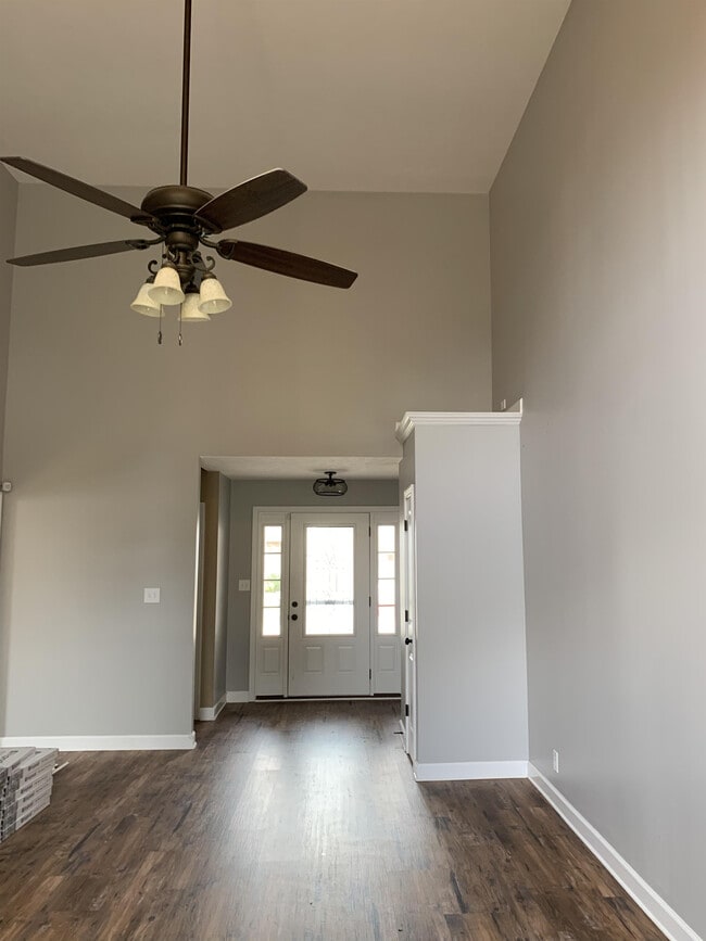 Building Photo - 678 Fox Hound Dr