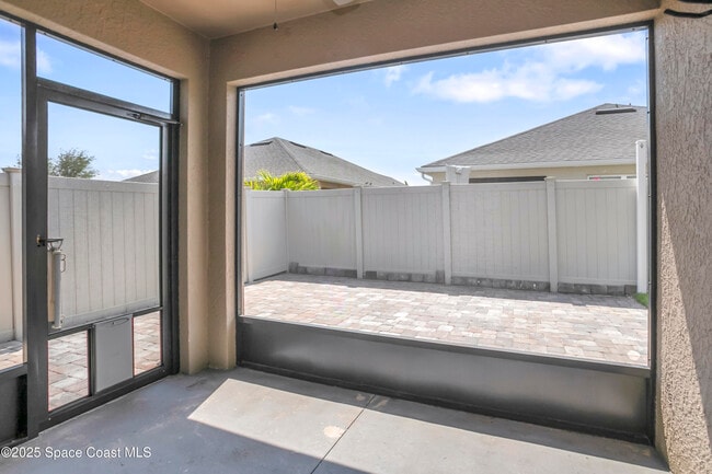 Building Photo - 975 Newton Cir