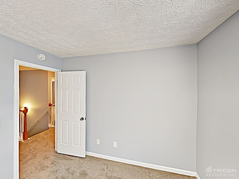 Building Photo - 5370 Mountain Top Pl