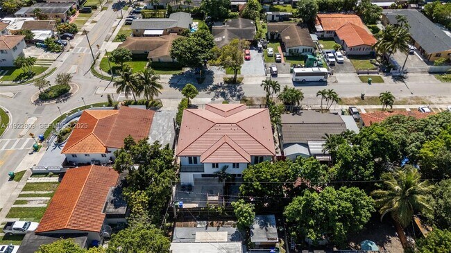 Building Photo - 3111 SW 12th St