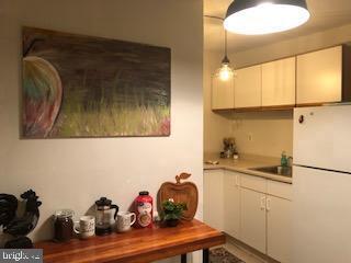 Building Photo - 424 S 20th St