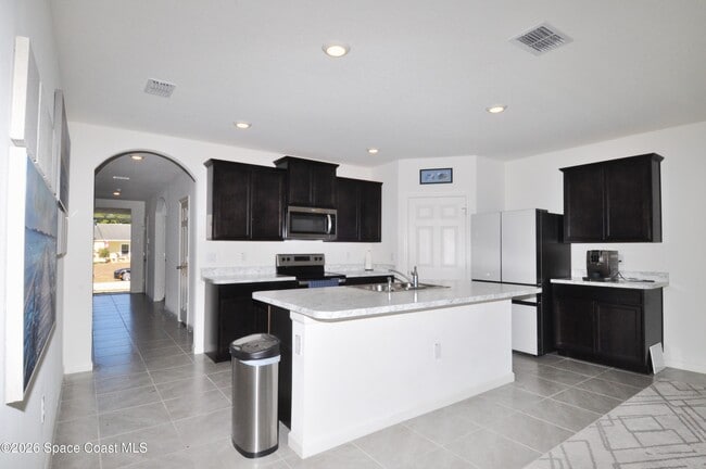 Building Photo - 180 Hammock Rd SE