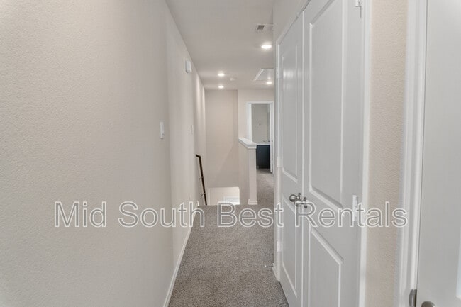 Building Photo - 311 Cedar Ct