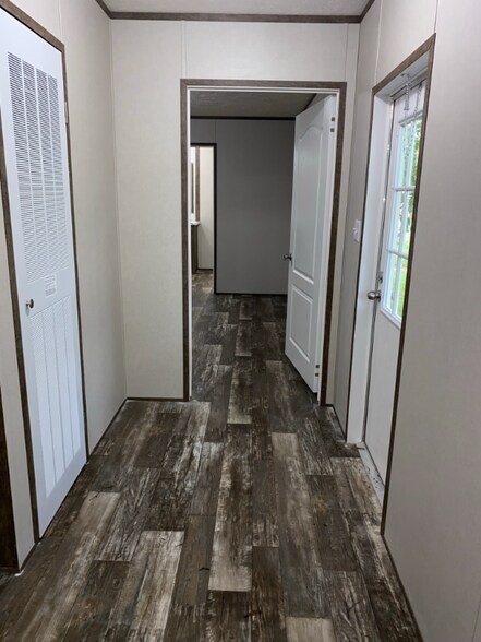 Building Photo - 1137 US-19