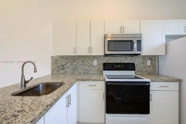 Building Photo - 6707 NW 193rd Ln