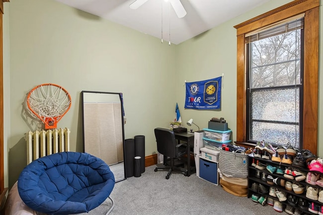 Building Photo - 2827 Pleasant Ave