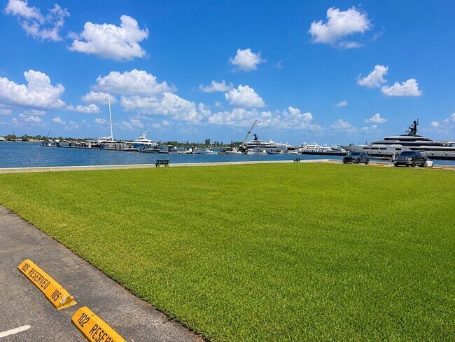 Building Photo - 4500 N Flagler Dr