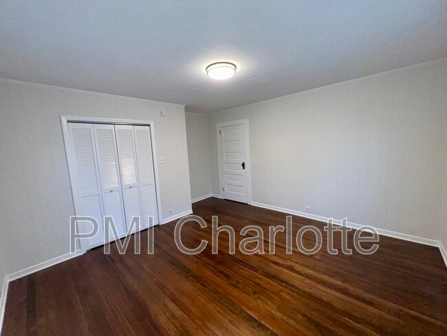 Building Photo - 503 N Pear St
