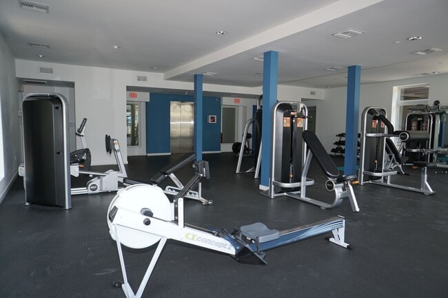 Building Photo - Exceptional Two Level 3 bedroom Condo in u...
