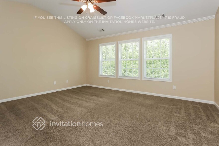 Building Photo - 925 Lakeside Ct