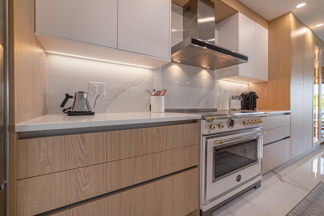 Building Photo - 3474 S Ocean Blvd