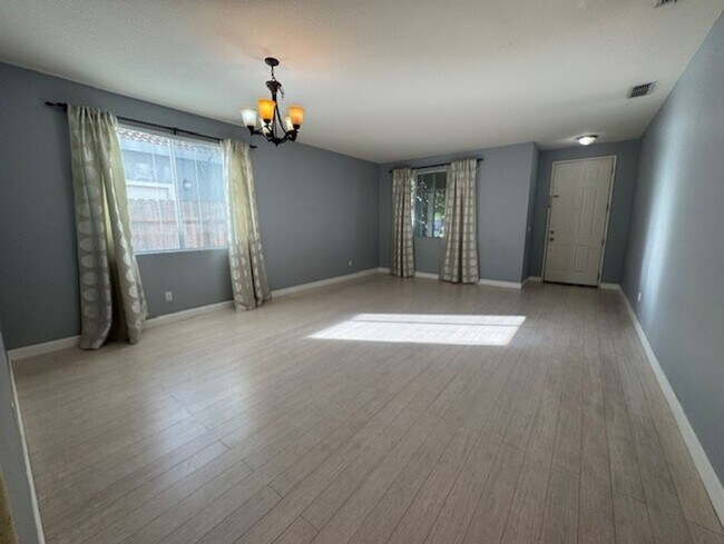 Building Photo - Gold River 4 Bedroom with Large Brick Patio in backyard!