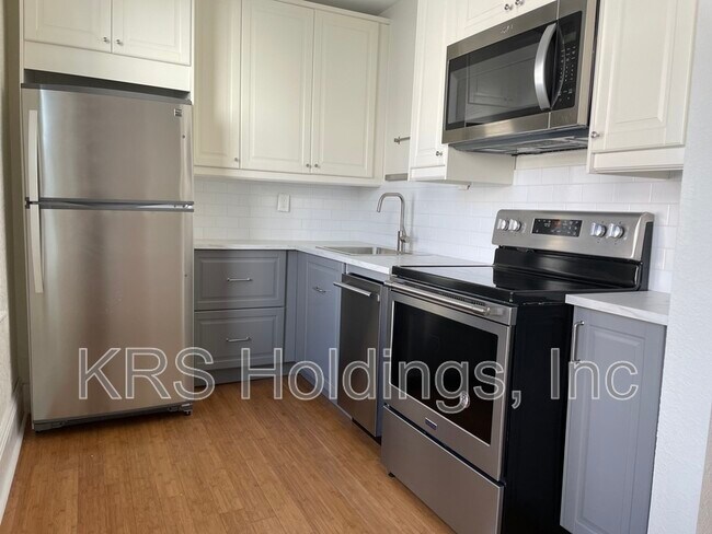 Primary Photo - 423 London St