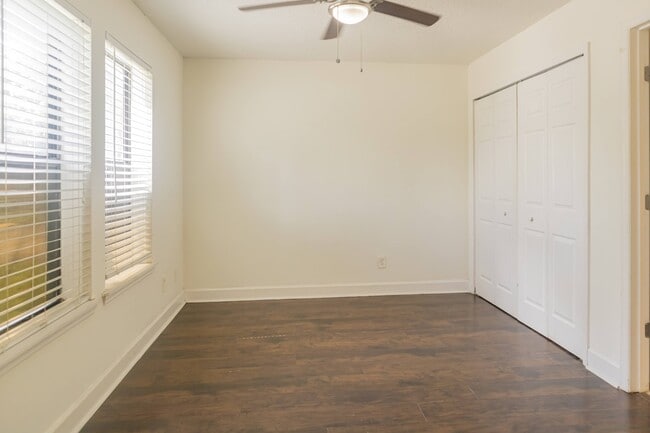 Building Photo - 5615 San Juan Ave