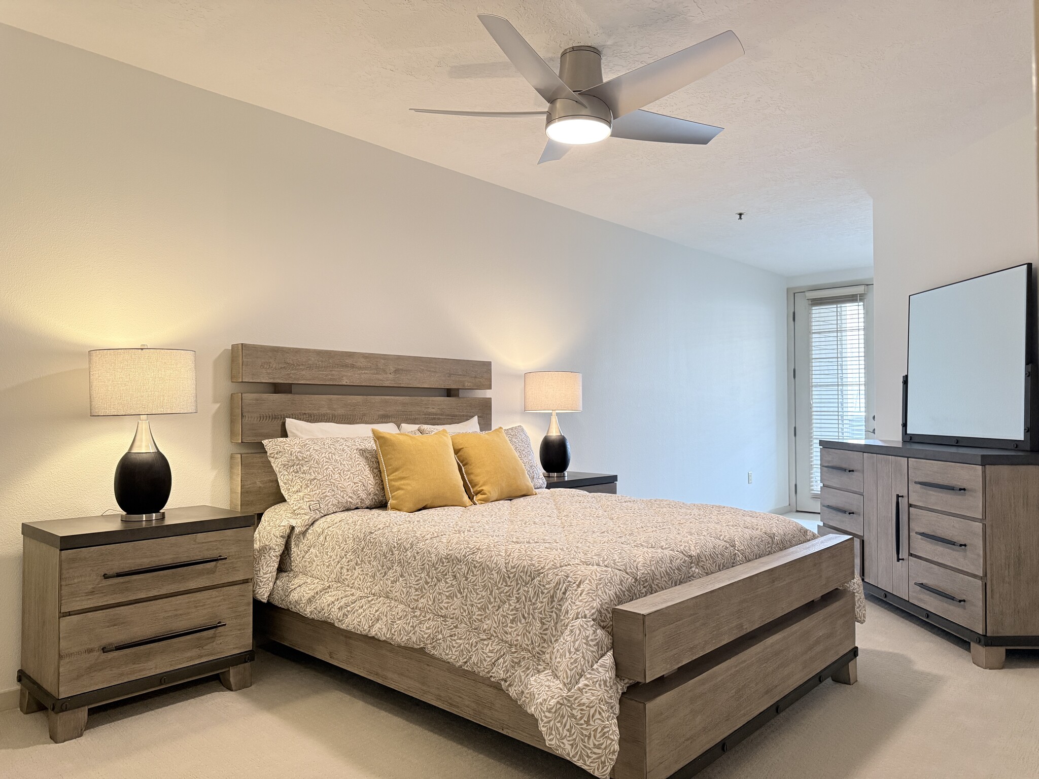 Building Photo - 1325 S Hwy 89