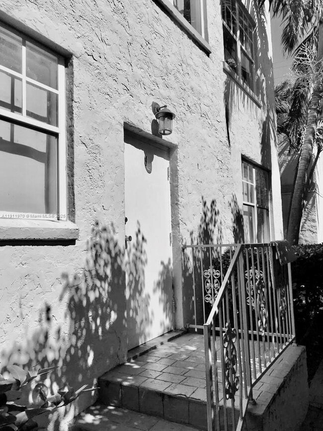 Primary Photo - 719 Meridian Ave