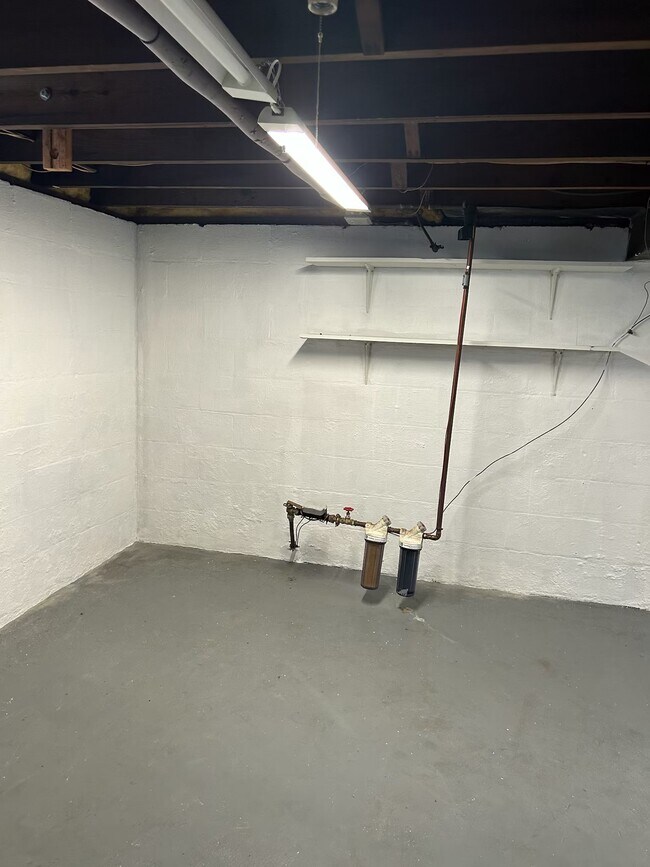 Building Photo - 1610 Pettibone Ave