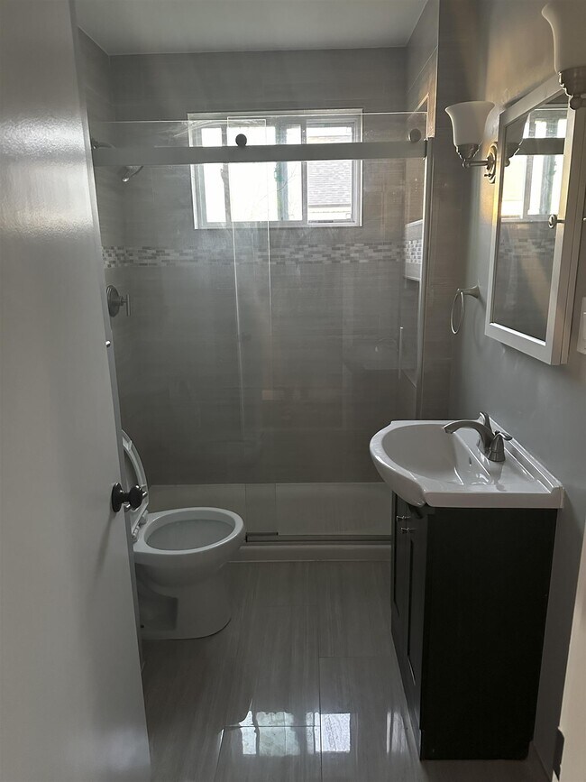 Building Photo - 62 Billings Ave